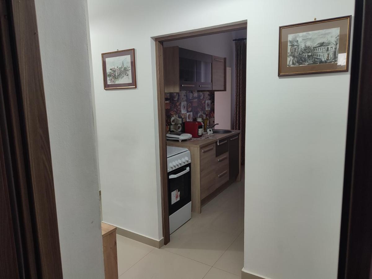 Lovely 1 Bedroom Apartment In City Centre, Sleeps 4 ! Τούρντα Εξωτερικό φωτογραφία