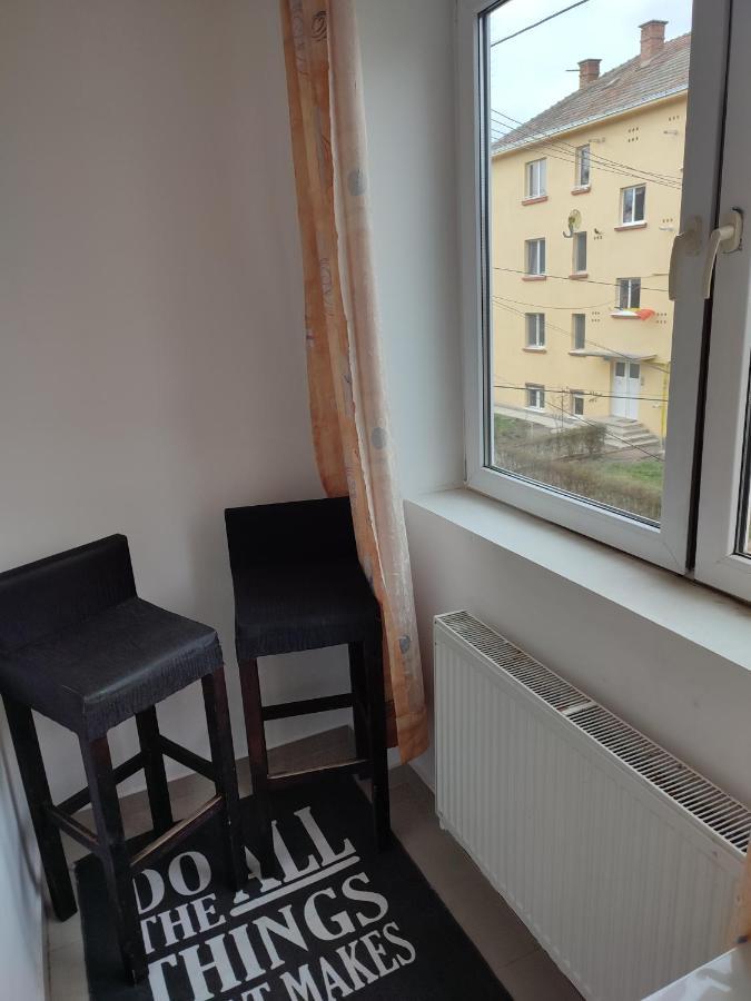 Lovely 1 Bedroom Apartment In City Centre, Sleeps 4 ! Τούρντα Εξωτερικό φωτογραφία