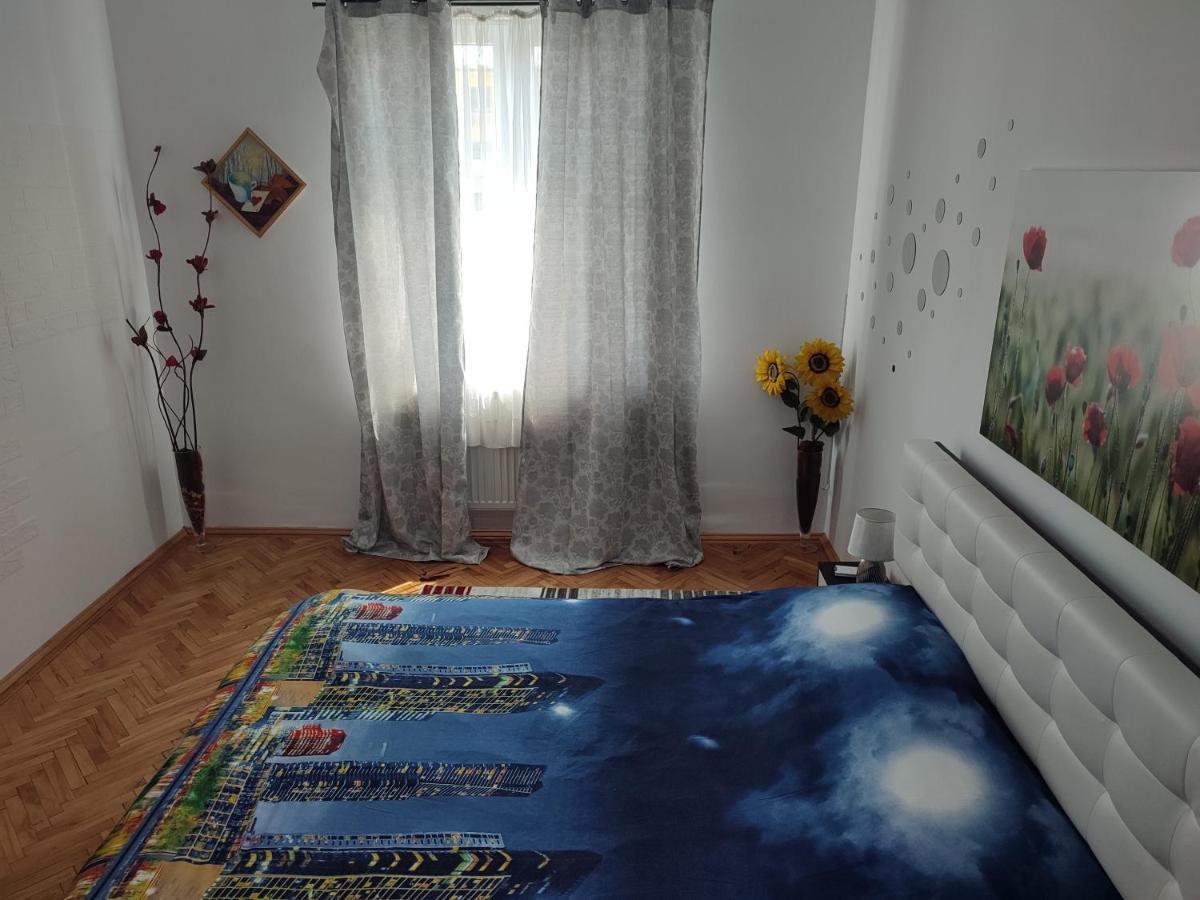 Lovely 1 Bedroom Apartment In City Centre, Sleeps 4 ! Τούρντα Εξωτερικό φωτογραφία