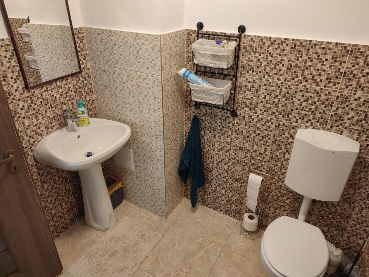 Lovely 1 Bedroom Apartment In City Centre, Sleeps 4 ! Τούρντα Δωμάτιο φωτογραφία