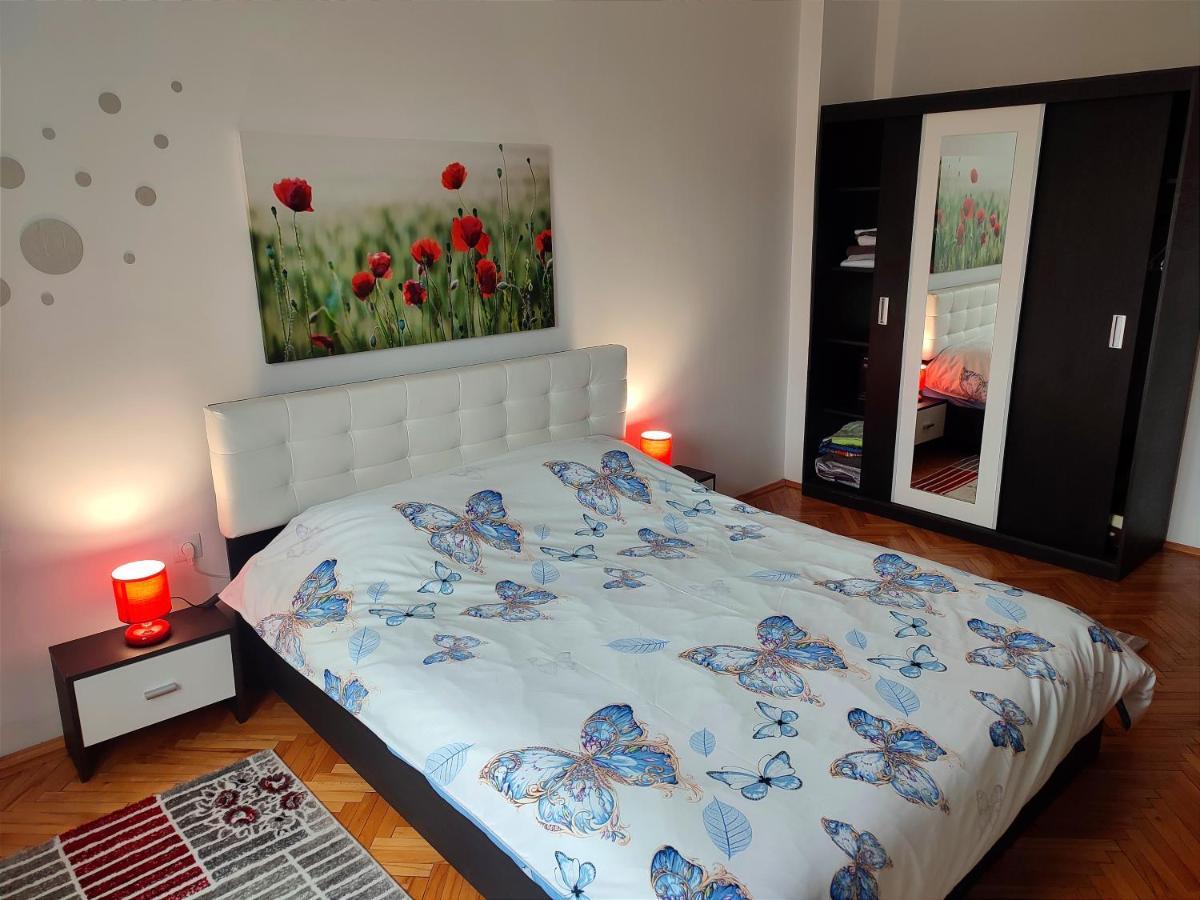 Lovely 1 Bedroom Apartment In City Centre, Sleeps 4 ! Τούρντα Εξωτερικό φωτογραφία